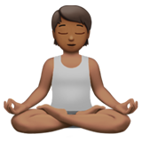 osoba w pozycji lotosu: karnacja średnio ciemna