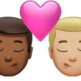 pocałunek: mężczyzna, mężczyzna, karnacja średnio ciemna i karnacja średnio jasna