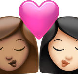 pocałunek: kobieta, kobieta, karnacja średnia i karnacja jasna