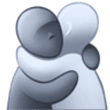 Obejmujące się osoby - Facebook