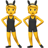 osoby z uszami królika na przyjęciu