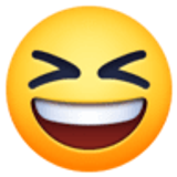 Uśmiechnięta twarz z przymrużonymi oczami - Facebook