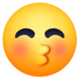 Całująca twarz z zamkniętymi oczami - Facebook