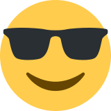 Uśmiechnięta twarz w okularach przeciwsłonecznych - Twitter / X
