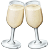 Stukające się kieliszki - Facebook